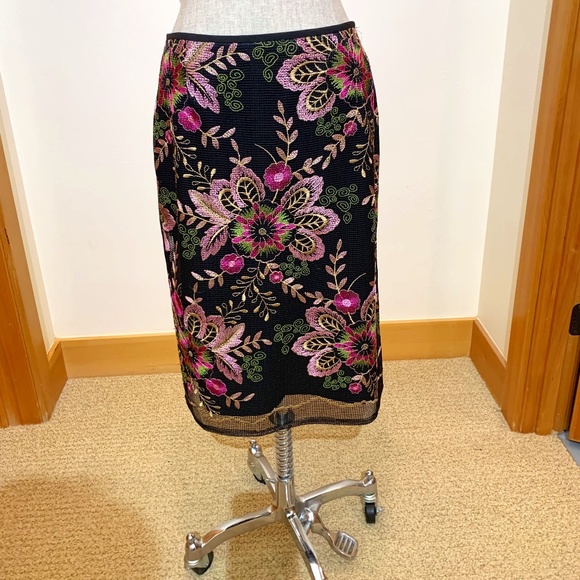 Tahari Dresses & Skirts - 🔥NeW🔥NWT‼️ Tahari Arthur S Levine - Black/multi colored skirt - Size 6✨✨